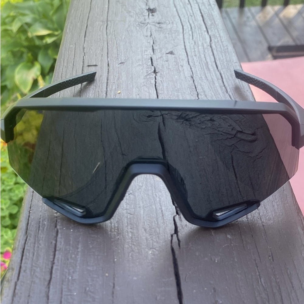 Brand new never been worn 100%brand sunglasses